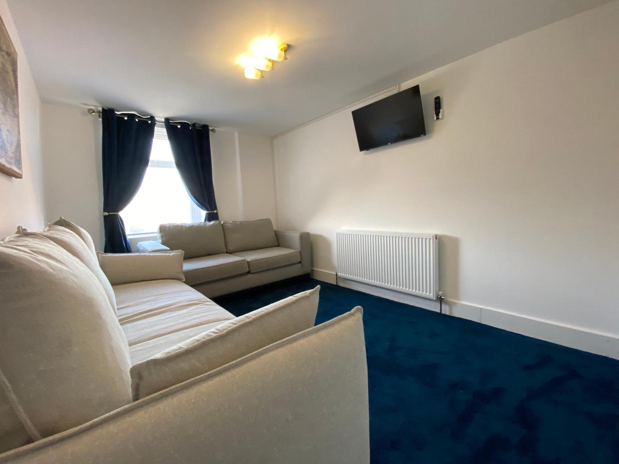 Aquarius Apartment - Sea View - Sleeps Seven Blackpool Exteriör bild